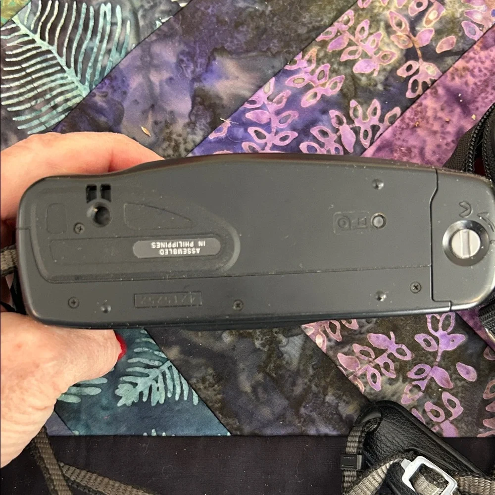 Pentax Zoom 70R Black Camera with Case